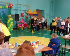 В Кривом Роге дети организовали праздник для своих сверстников с особенными потребностями