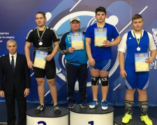 Юные криворожане приняли участие в чемпионате Украины по тяжелой атлетике