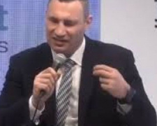 Мэр Киева Виталий Кличко с третьей попытки выговорил сложное слово (ВИДЕО)