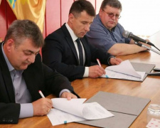 Криворожское предприятие отремонтирует две школы смт Широкое (ФОТО)