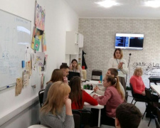 В Кривом Роге объединяют творческих людей: в одной из школ города открыли платформу stArt (фоторепортаж)