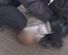 С ножом на прохожих: в Кривом Роге правоохранители задержали мужчину