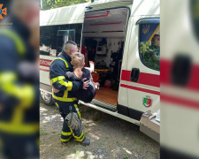 Наступив ногою на цвях: у Кривому Розі рятувальники допомогли дитині
