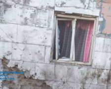 Більше 20 житлових будинків зруйнували окупанти під час обстрілу селища у Криворізькому районі