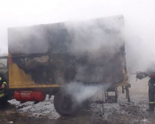 Под Кривым Рогом спасатели ликвидировали возгорание автомобиля для перевозки людей