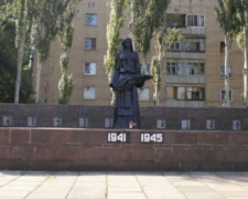 Криворожане первыми в Украине придут на возложение цветов в День Победы (ГРАФИК)