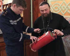 В Кривом Роге спасатели проверили пожарную безопасность в храмах