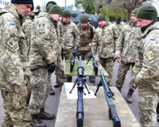 Разведрота и снайперы 17-й танковой бригады Кривого Рога получили новую технику и оружие