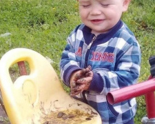 Пішов у Засвіти: у лікарні Дніпра помер 2-річний Михайлик, якого порізав Сергій Федотов