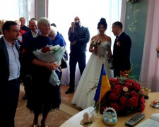 Свадьба с сюрпризом: в Кривом Роге родители невесты необычный подарок новобрачным
