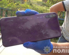 Забрали у парубка телефон: у Криворізькому районі поліцейські затримали двох грабіжників