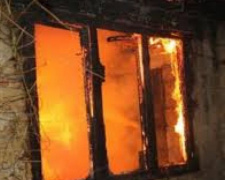 В Кривом Роге горел частный дом: есть пострадавший