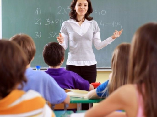 МОН Украины планирует обязать будущих учителей проходить интернатуру