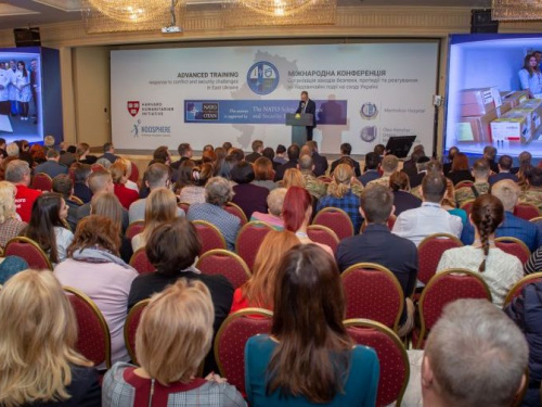 На Днепропетровщине проходит первая в Украине международная медицинская конференции  при поддержке НАТО (фото)