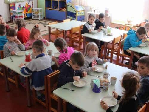 В Кривом Роге выделено 107,9 млн гривен на питание школьников