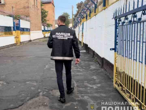 Поліцейські викрили групу шахраїв із Дніпропетровщини, які обдурили громадян на півмільйона гривень