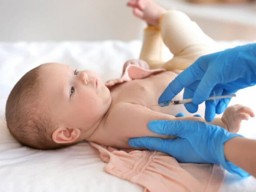 Чому вкрай важливо вакцинувати передчасно народжених? Роз’яснення МОЗ