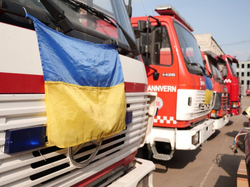 Криворізькі рятувальники отримали ще вісім сучасних пожежних машин