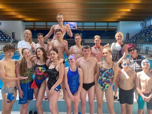 Криворізькі плавці посіли призові місця на Міжнародному турнірі