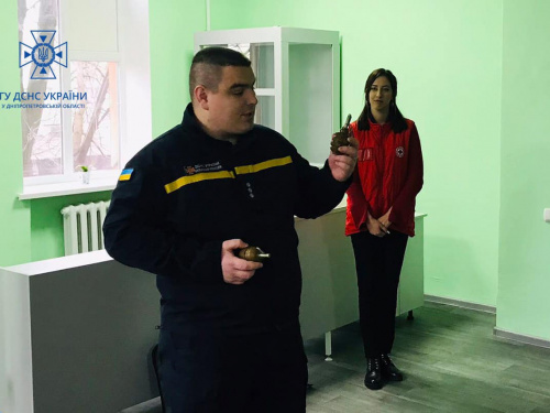 Криворізькі рятувальники із представниками Червоного Хреста провели інтерактивний захід