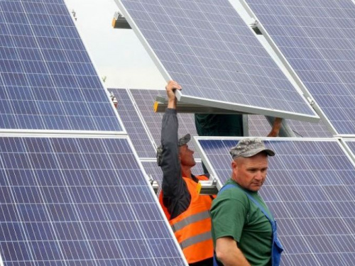 В Широковском районе проходит масштабное строительство солнечной электростанции (фото)