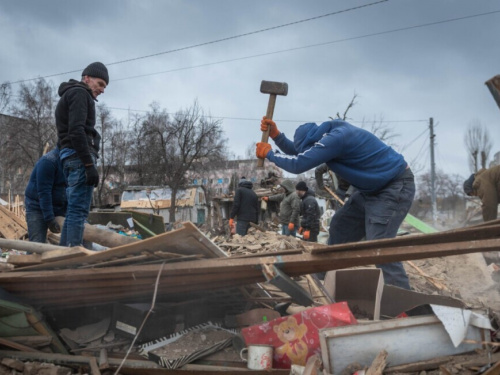 На Дніпропетровщині можна долучитись до «Армії відновлення»: безробітні допомагають з облаштуванням