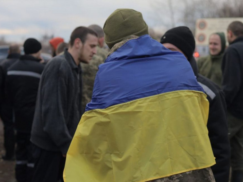 У рідних полонених і загиблих захисників України шахраї вимагають гроші: що потрібно знати