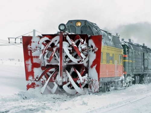 На Приднепровской железной дороге рассказали о движении поездов в непогоду