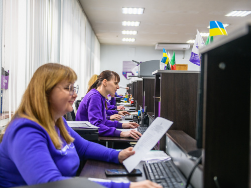 Мешканці Дніпропетровщини отримали понад 255 тисяч адмінпослуг у 2023 році: які найпопулярніші запити