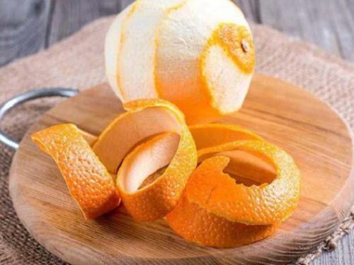 Що робити з апельсиновими шкірками – варіанти використання їх у побуті