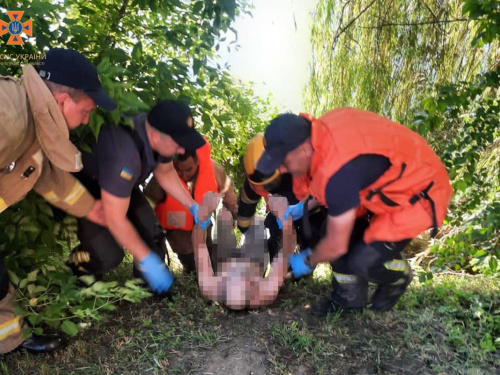 У Кривому Розі рятувальники дістали тіло чоловіка з річки: що сталося