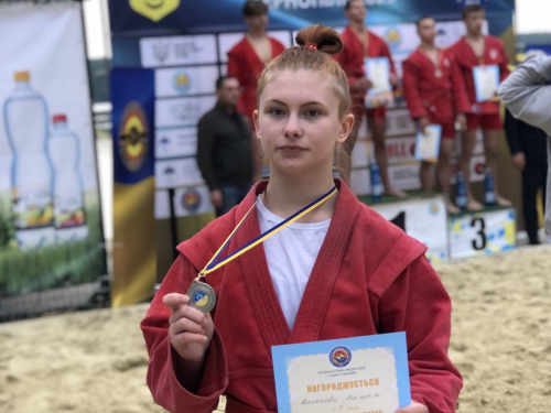 Спортсменка з Кривого Рогу виборола «срібло» на чемпіонаті України з боротьби самбо