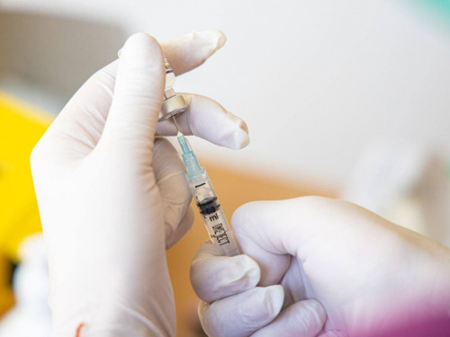 Профілактичні щеплення дорослим і дітям: у медзакладах області є 200 тисяч доз вакцин від різних інфекцій