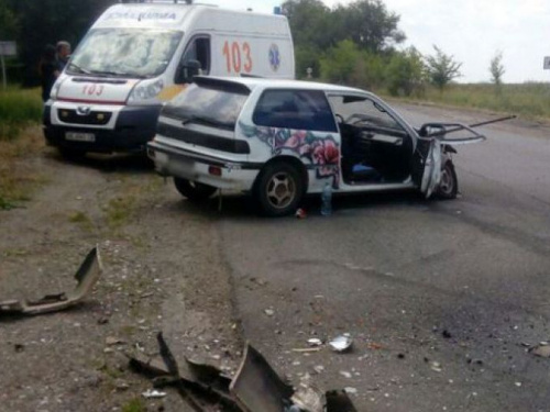 Авария под Кривым Рогом: на трассе столкнулись микроавтобус и Honda (ФОТО)