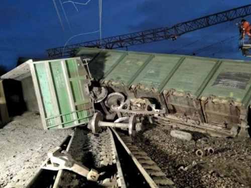 «Укрзалізниця» попередила про затримку поїздів через катастрофу на Дніпропетровщині