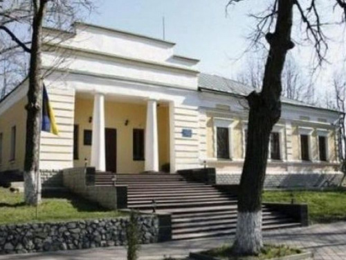 Прямим влучанням ракети окупанти знищили Національний музей імені Григорія Сковороди
