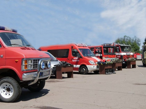 Криворізькі рятувальники отримали ще шість новеньких спецавтомобілів