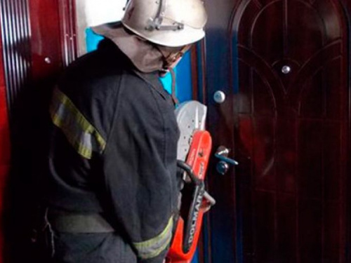 В Кривом Роге спасателям 6 раз за неделю пришлось взламывать двери в квартиры 