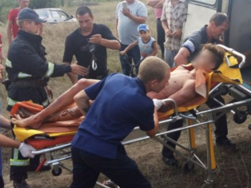 Фатальное селфи:  подросток, которого ударило током на 30-метровой электроопоре, умер в больнице (фото)