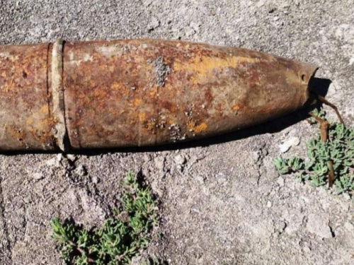 В разных районах города криворожане обнаружили снаряды