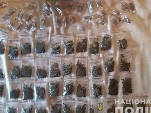 В Кривом Роге у наркоторговца изъяли 300 грамм марихуаны (фото)