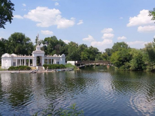 Школярів запрошують взяти участь у конкурсі на кращу годівницю в парку Мершавцева