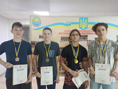 Плавці ДЮСШ №2 показали відмінний результат на чемпіонаті міста: скільки медалей виграли