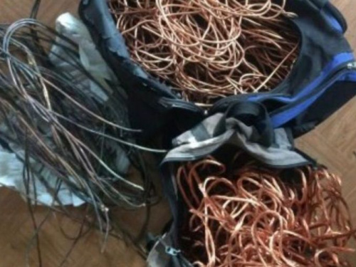 Серийный вор в Кривом Роге: мужчина позарился на тысячу метров кабеля "Укртелекома" и крышки люков (фото)