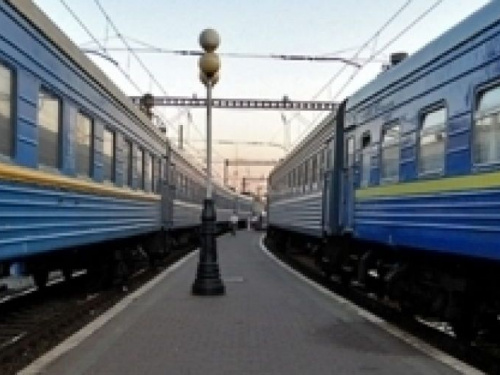 Количество дополнительных поездов «Укрзализныци» на праздники возросло до 39-ти