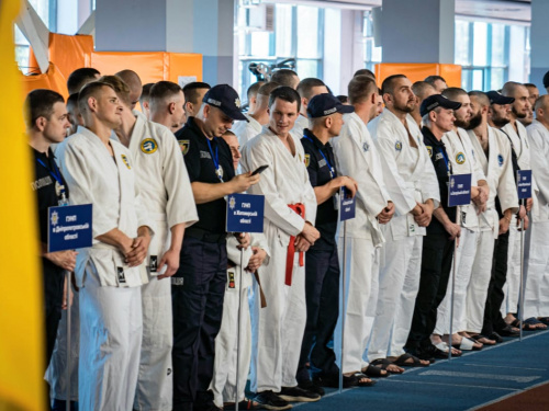 Поліцейські Дніпропетровщини серед кращих: правоохоронці взяли участь у змаганнях з рукопашного бою
