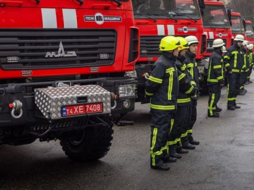 Криворожские спасатели получили современную технику для ликвидации пожаров и последствий ДТП