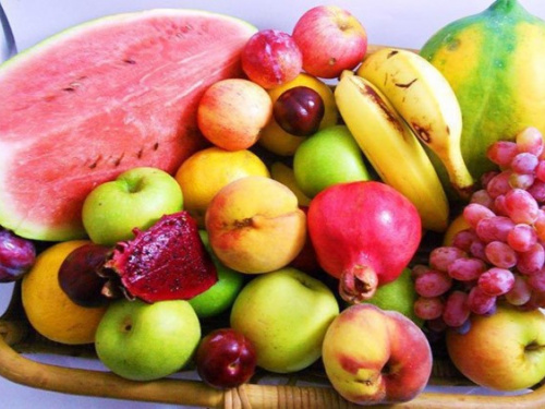 Які фрукти небезпечно їсти: поради лікарів