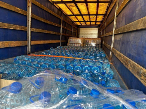 Криворіжжя та Нікопольщина отримала 11 фур з бутильованою водою: кожна машина по 20 тонн