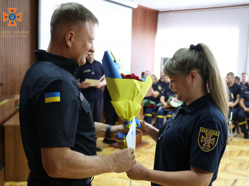 Захищають без зброї: на Дніпропетровщині до Дня рятувальника нагородили надзвичайників (фото)